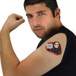 Prótesis Zombie Saliendo De La Piel